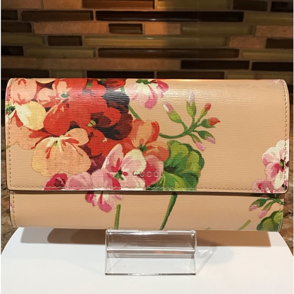 Gucci Handbags - GUCCI Blooms Long Leather Continental Wallet 😍🌸🔥